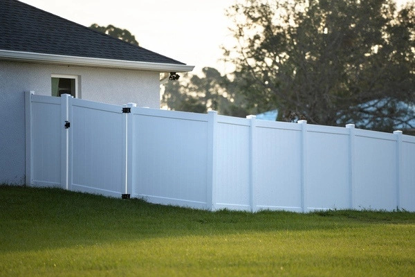 How Fence Installation Enhances Privacy and Security Sammamish, WA, 98074